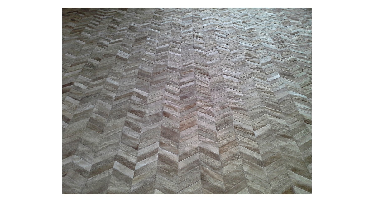 Chevron Cowhide Rug - Desert Tones / Herringbone Cowhide Rug - Desert Tones - CH3